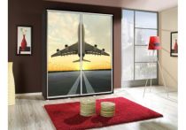 Šatní skříň s posuvnými dveřmi a obrázkem Letadlo