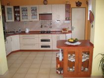 Rohová kuchyně s ostrůvkem Wybrano 330 cm